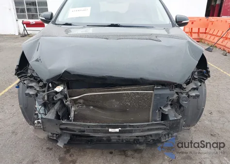 2017 Kia Sorento 2.4L Lx z USA, uszkodzony, nr VIN 5XYPGDA3XHG302704